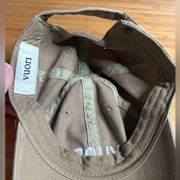 NWT Vuori Khaki Logo Ball Cap. Unisex. Khaki. - Picture 4 of 5